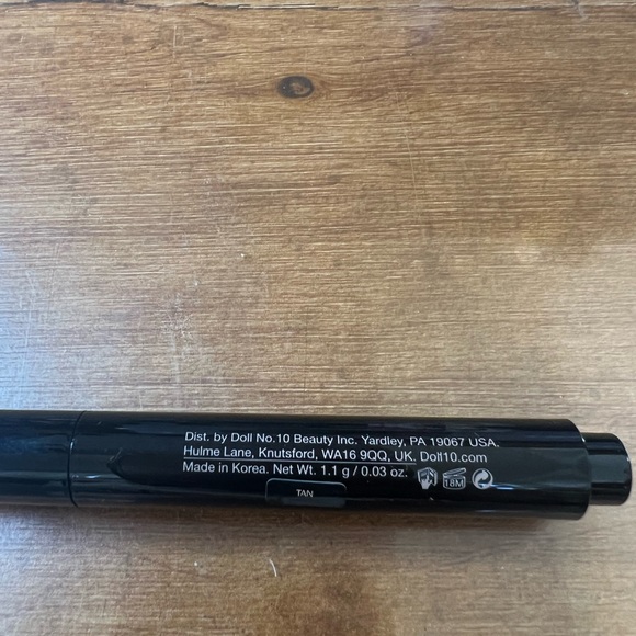 New Doll 10 Hydrabalm Concealer Tan - Picture 3 of 3